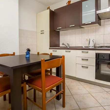 Juro * Рогозница