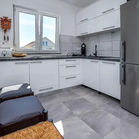 Juro Рогозница